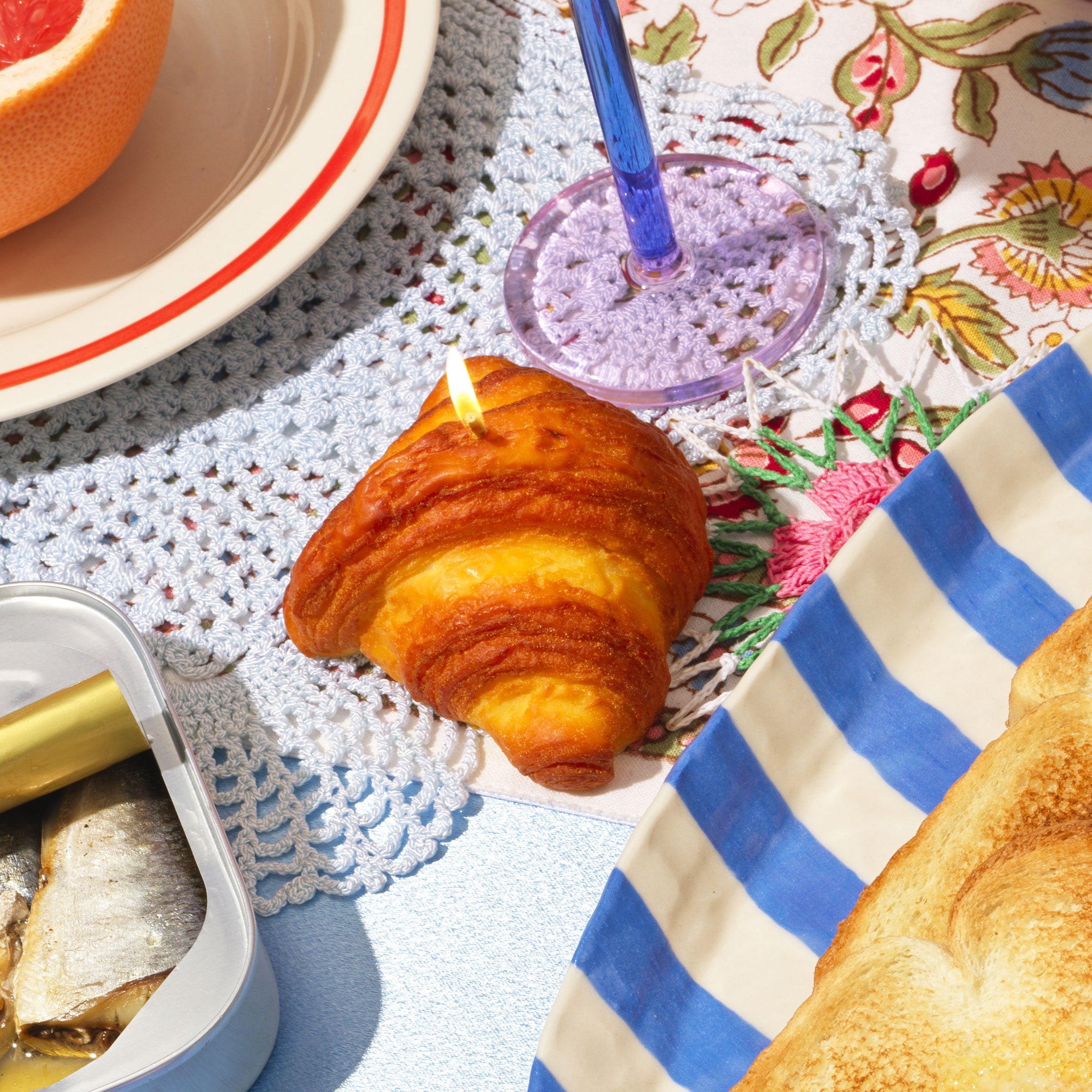 Croissant Candle - Thumbnail 4